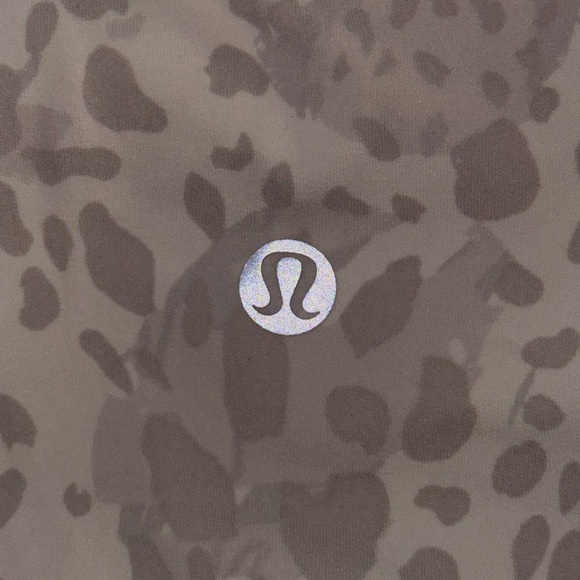 Lululemon Align Tank in Cheetah Camo Antique White Multi print XL - Picture 3 of 3